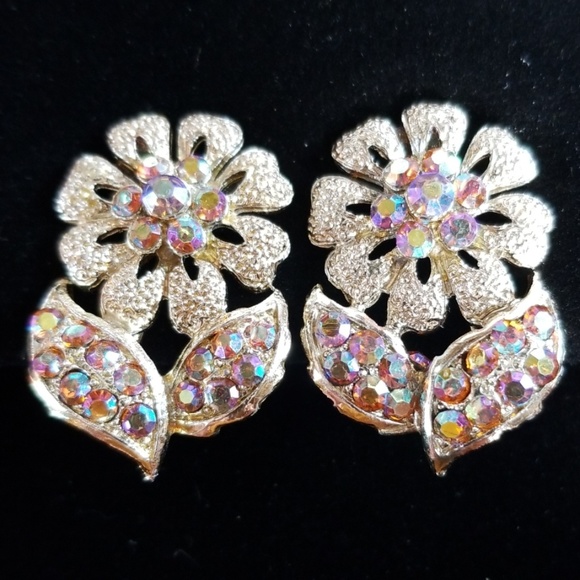 Vintage Mid Century AB Crystal Rhinestone Clip Earrings - Picture 8 of 11
